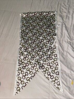 Gucci vintage silk-twill horsebit print scarf head wrap